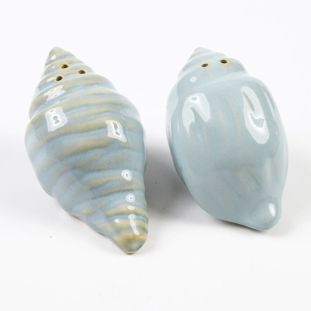 Pair of Ceramic Blue Shells Seashells Table Salt & Pepper Shakers & Stoppers